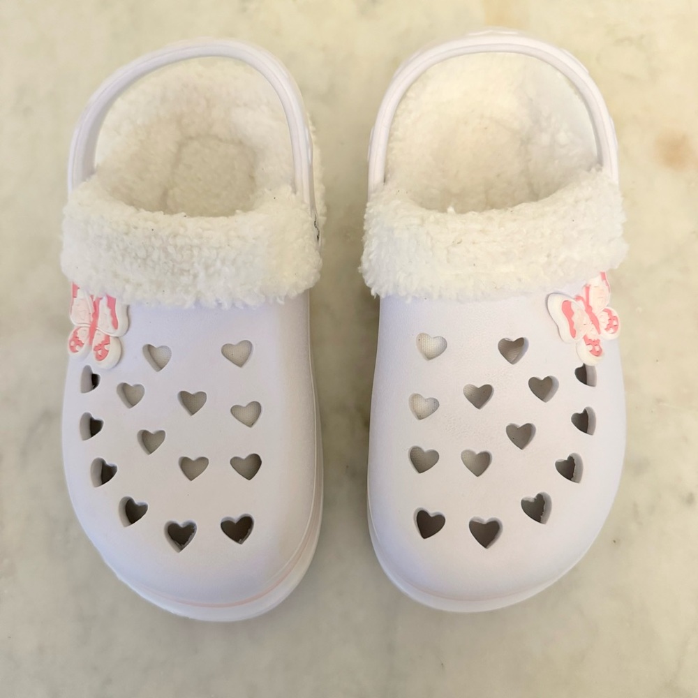 Koala‎ Fleece Lined White Clogs w/ Heart Vent Butterfly Jibets  Child Size 11